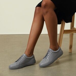 Italic Women’s Grey Cadence Lace up Lowtop Leather Sneakers size 9